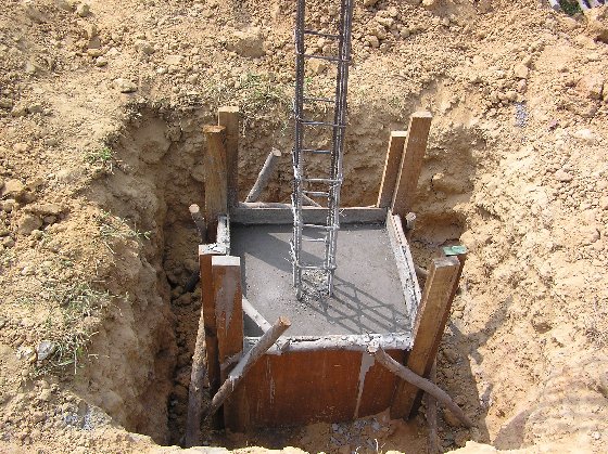 Fundament 3.jpg (115544 Byte)